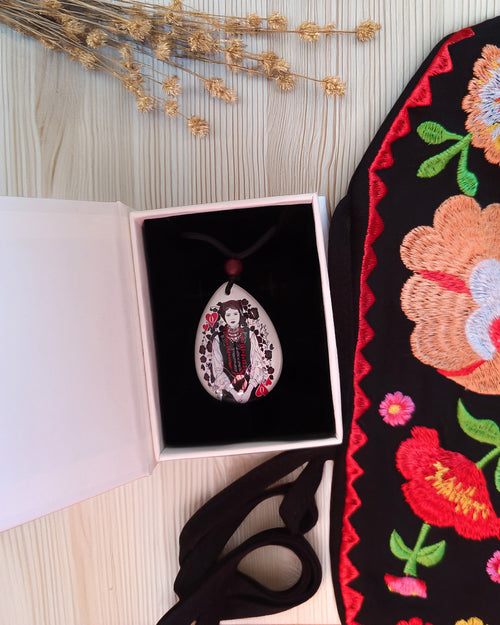 Crystal Pendant – Four Queens Collection