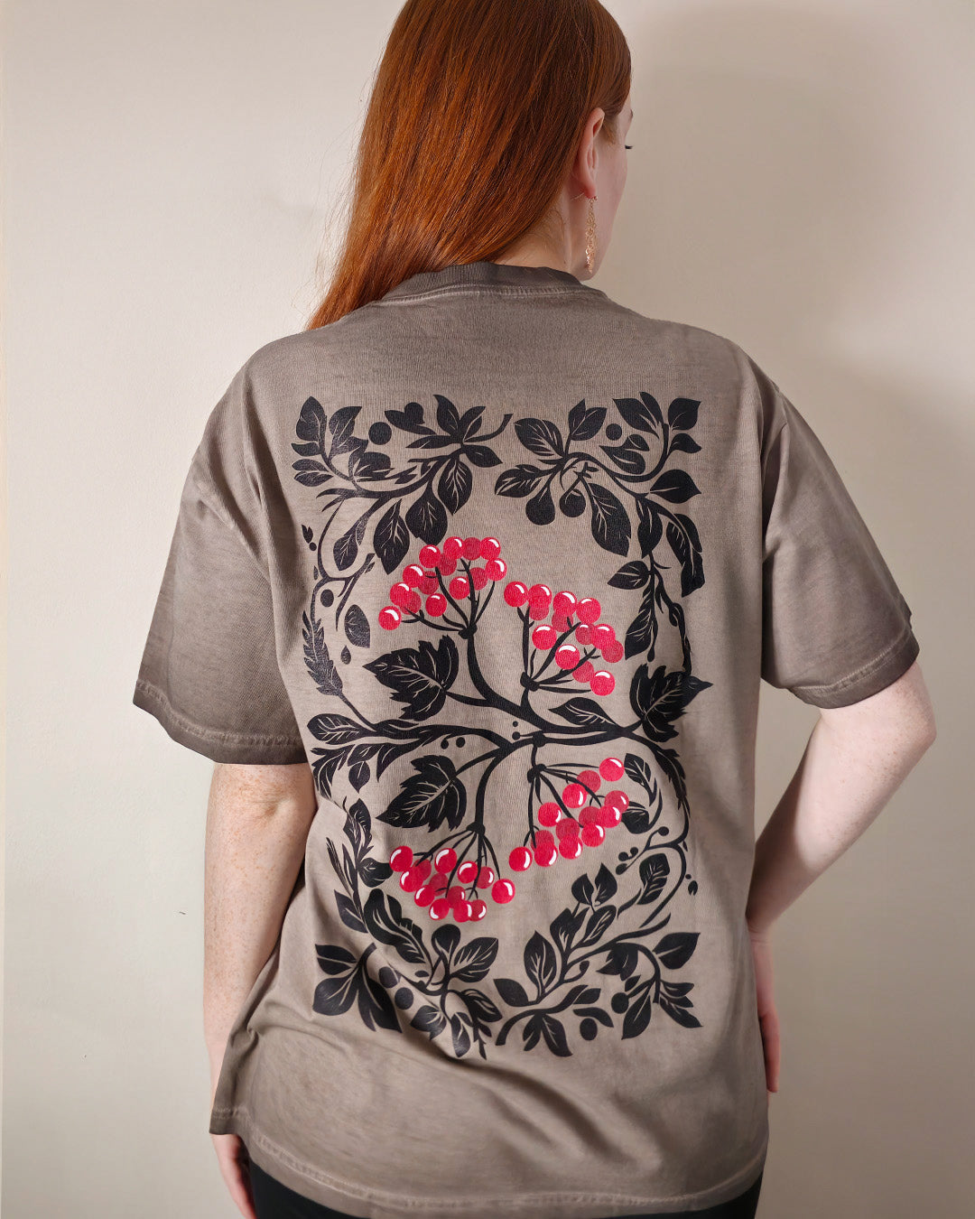 Four Queens Two-Sided Print Tee – Faded Coffee Color